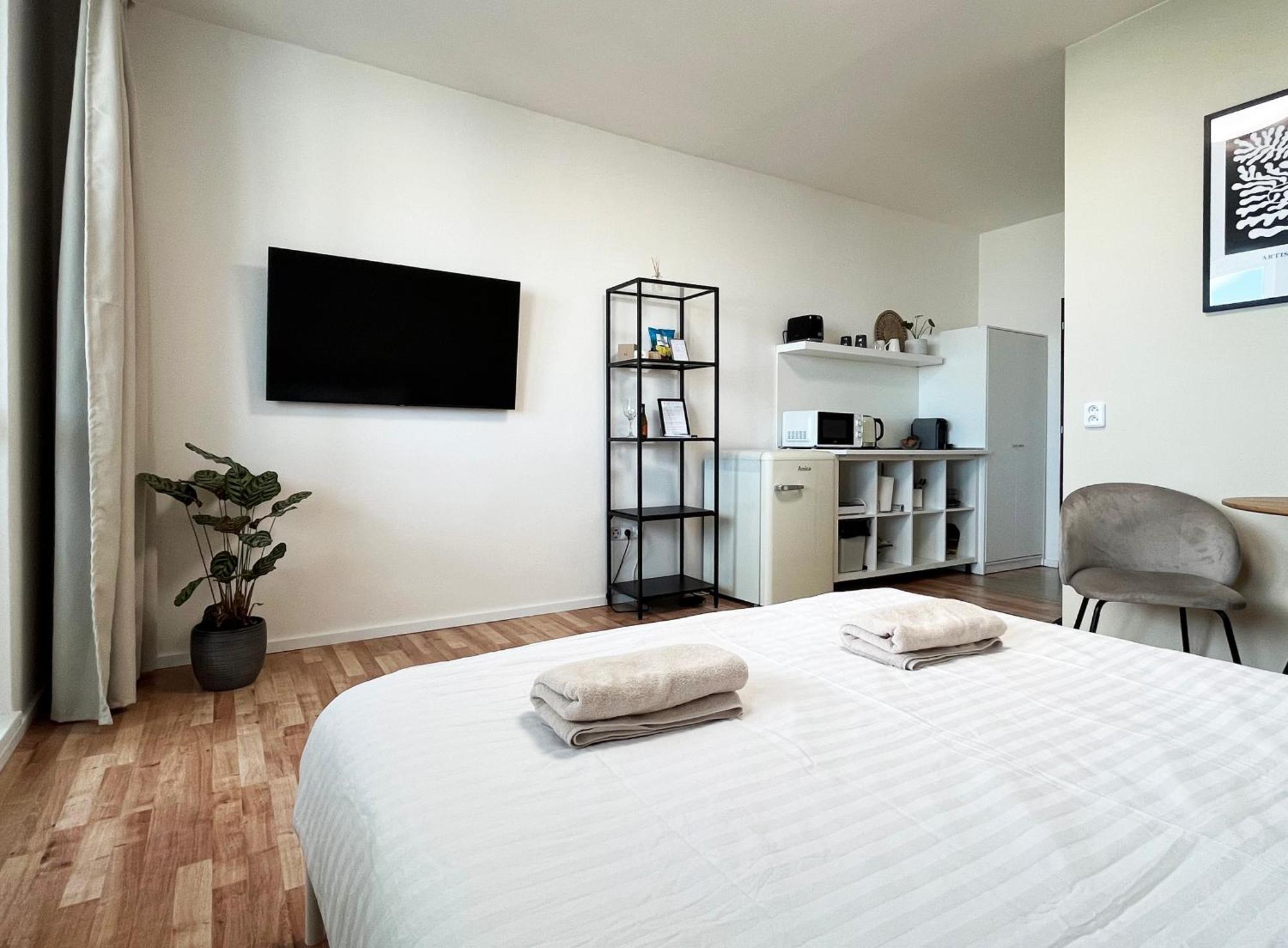 Air-Conditioned Studio, Close To City Centre & Tram Stop Pressburg Exterior foto