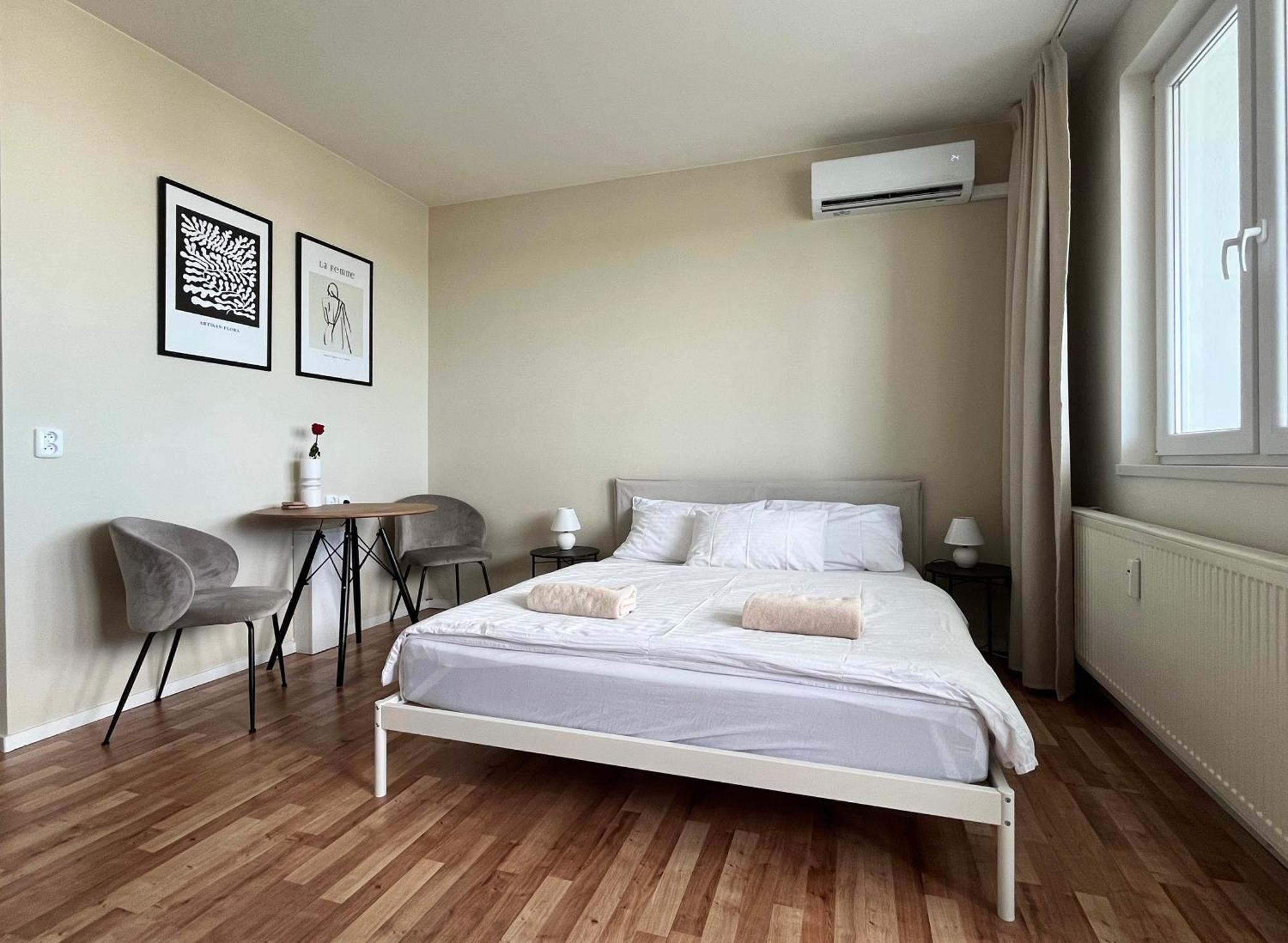 Air-Conditioned Studio, Close To City Centre & Tram Stop Pressburg Exterior foto